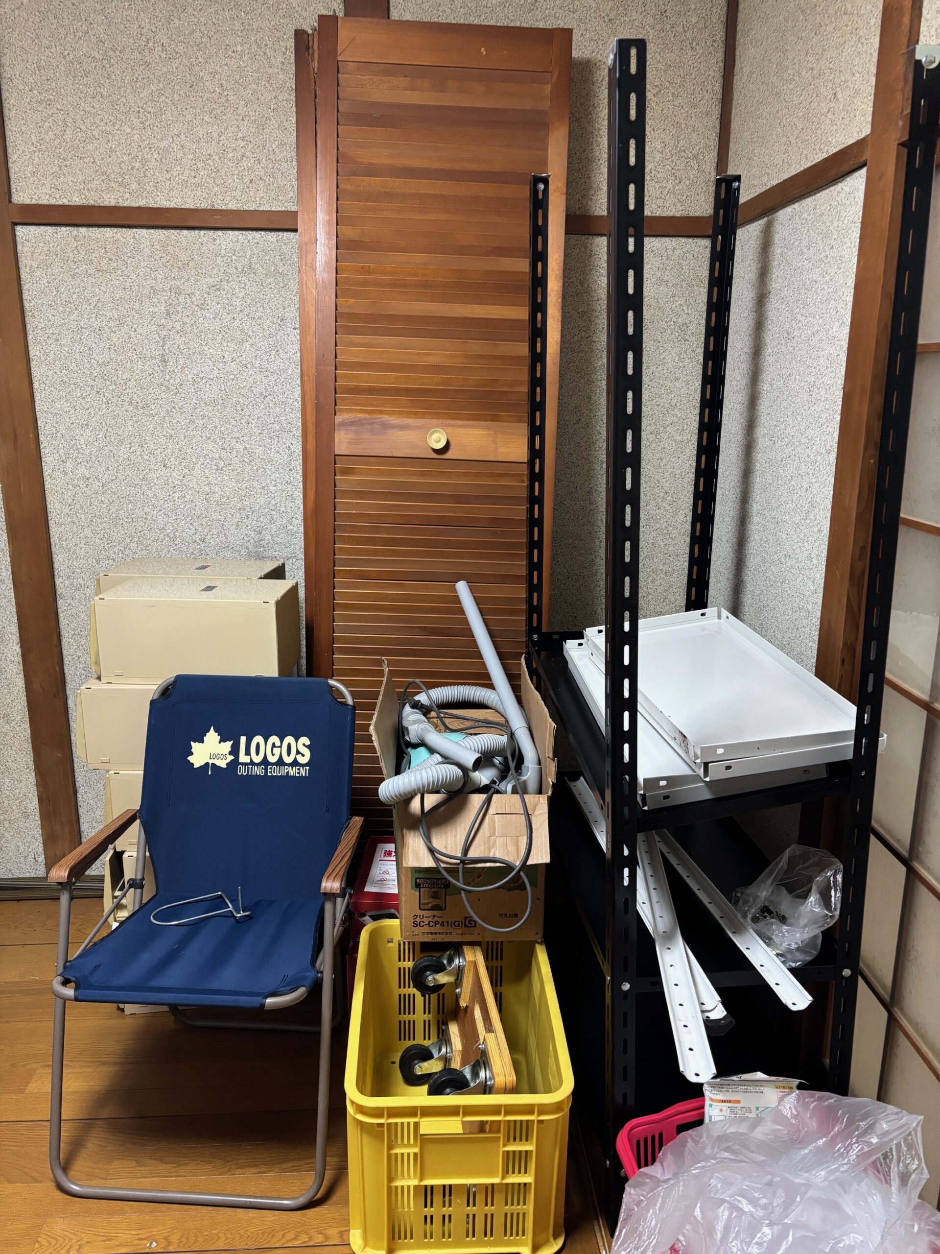 【明石市松の内Ｙ様】不用品（スチールラック・本棚など）回収の回収事例