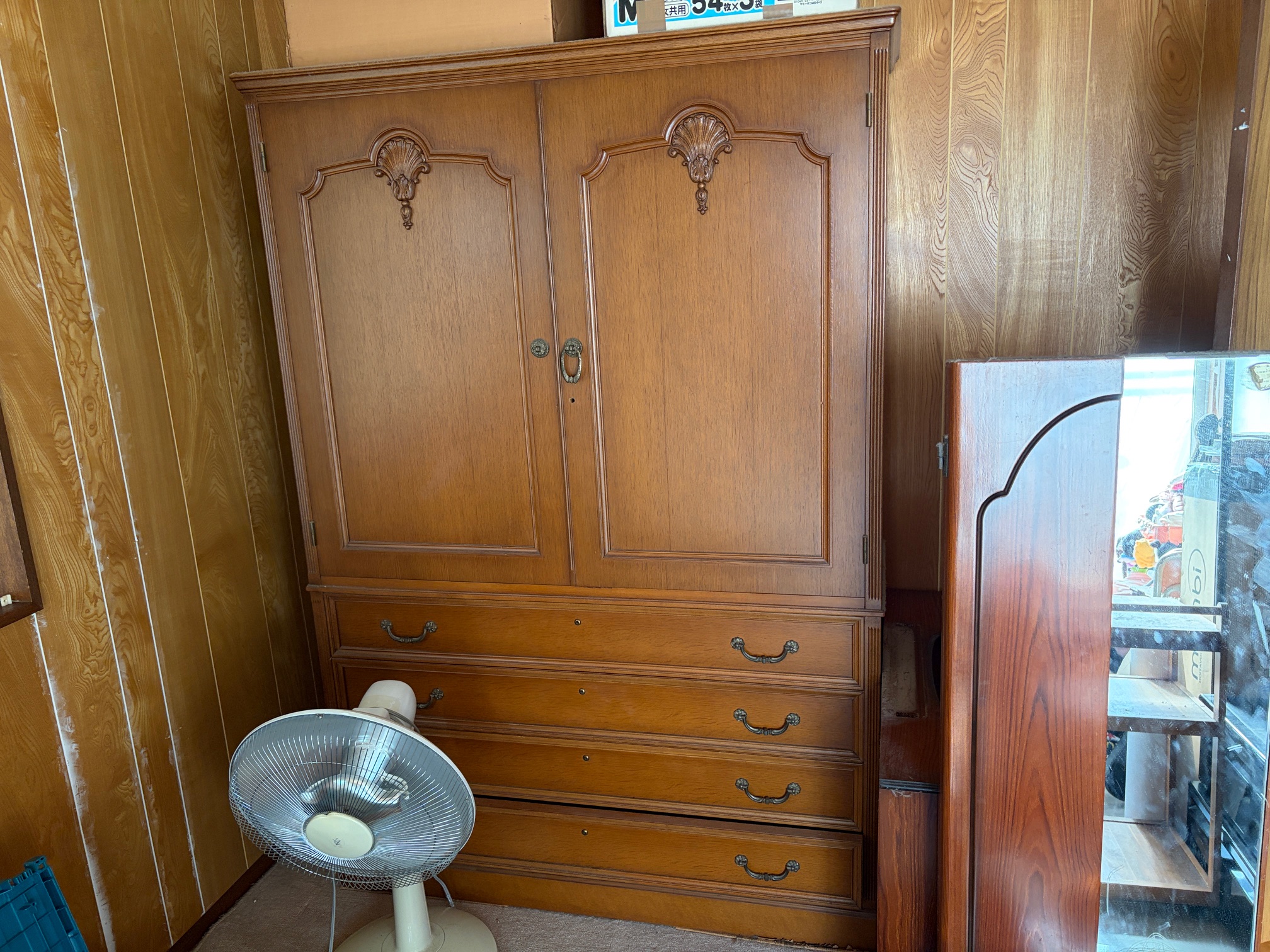 【明石市大久保町Ｋ様】不用品（タンス・鏡台など）回収の回収事例