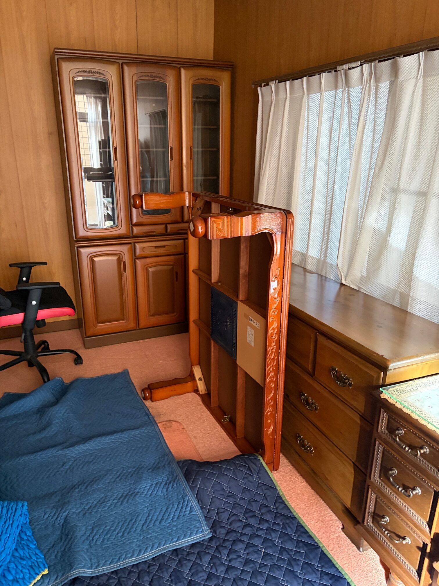 【明石市大久保町Ｕ様】不用品（タンス・食器棚など）回収の回収事例