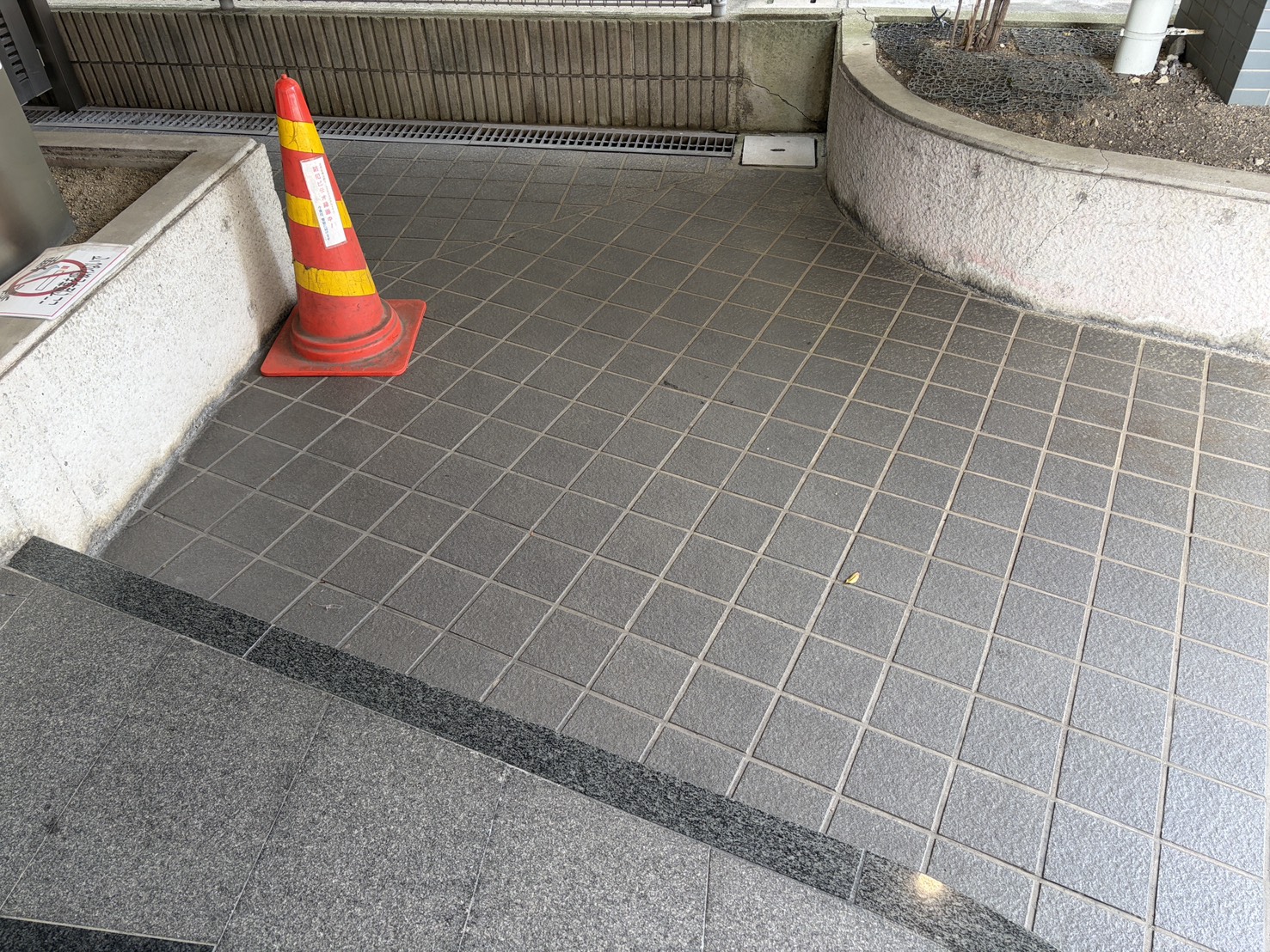 【明石市大明石町Ｈ様】不用品（ハンガーラックなど）回収の回収事例