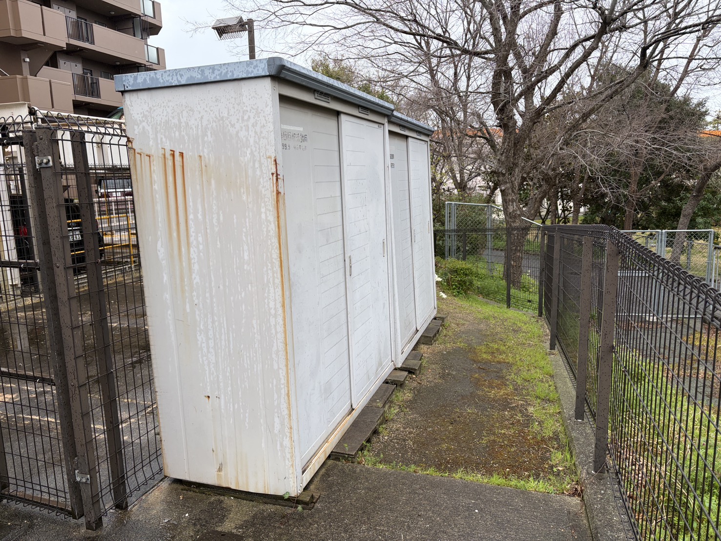 【明石市大久保町Ｓ様】不用品（物置・コンクリートブロックなど）回収の回収事例