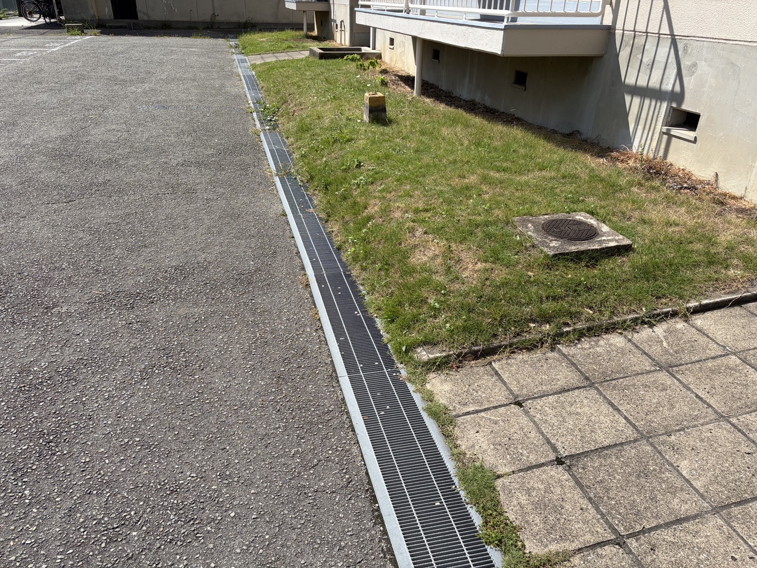 【明石市魚住町Ｅ様】不用品（鏡台・タンスなど）回収の回収事例